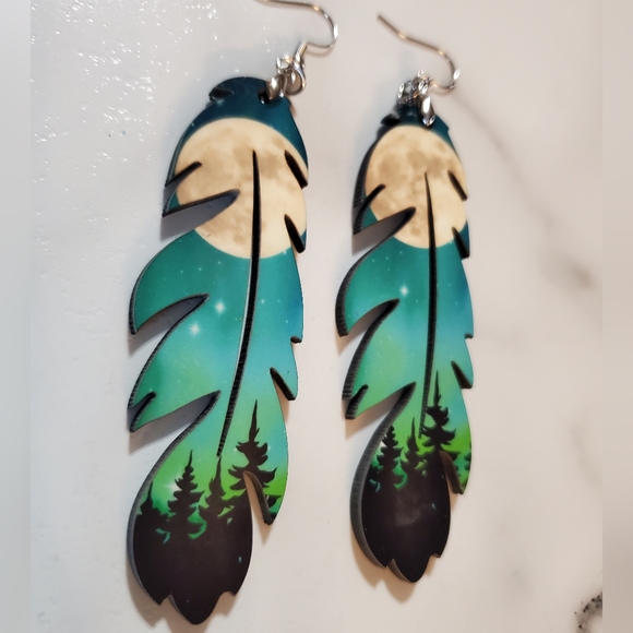 Moonlight Feather Earrings - Picture 4 of 6